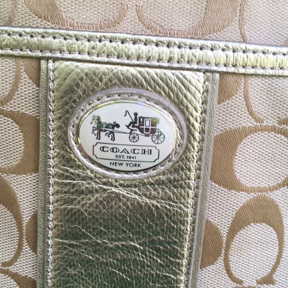 Coach crossbody purse AUTHENTIC in tan EUC! - Picture 4 of 5